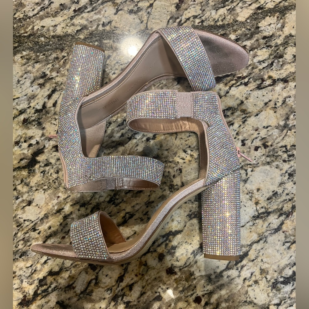 Heels - Picture 4 of 4